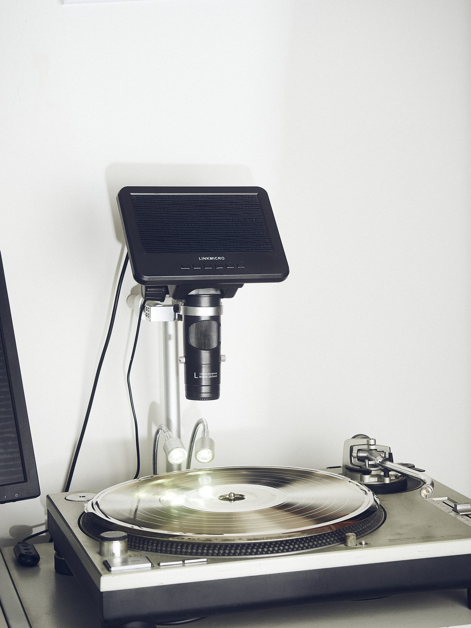 Checking a groove under the microscope